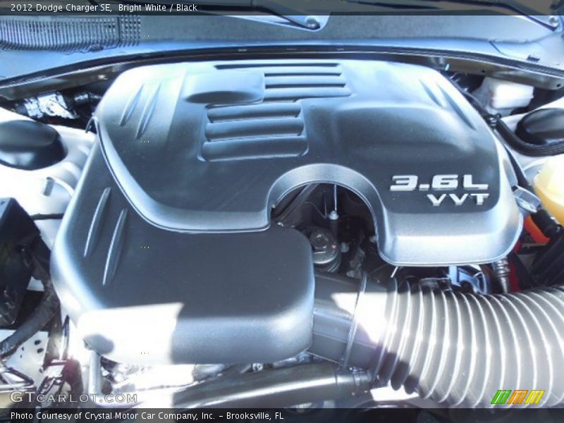 Bright White / Black 2012 Dodge Charger SE