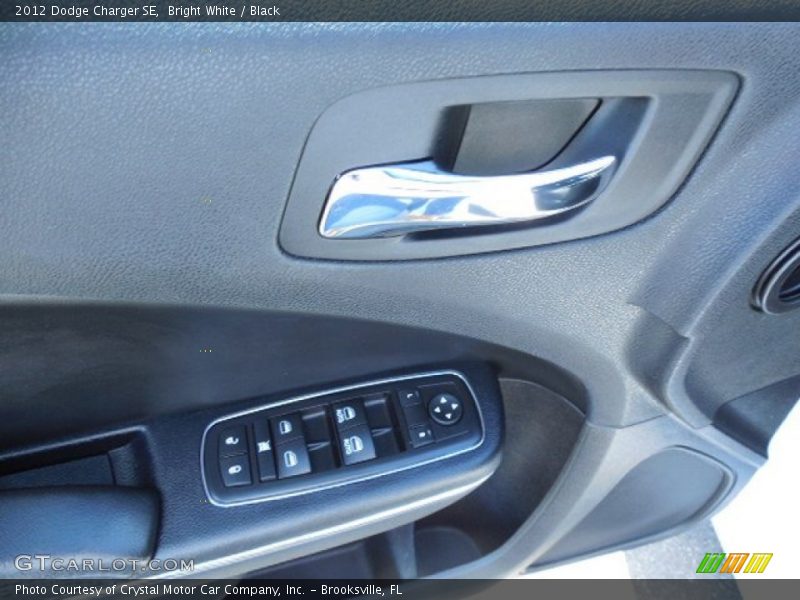 Bright White / Black 2012 Dodge Charger SE