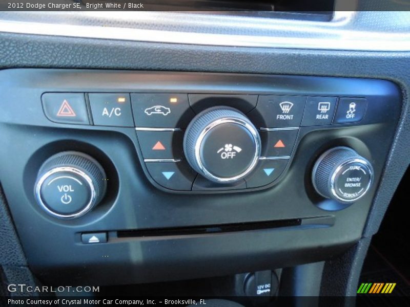 Bright White / Black 2012 Dodge Charger SE