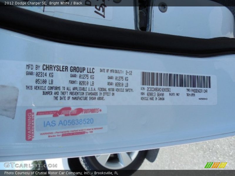 Bright White / Black 2012 Dodge Charger SE