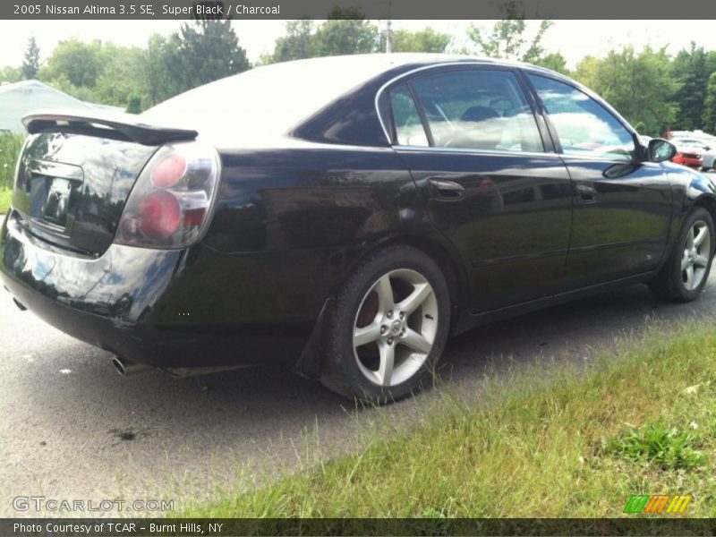 Super Black / Charcoal 2005 Nissan Altima 3.5 SE