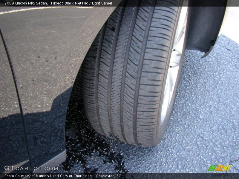 Tuxedo Black Metallic / Light Camel 2009 Lincoln MKS Sedan