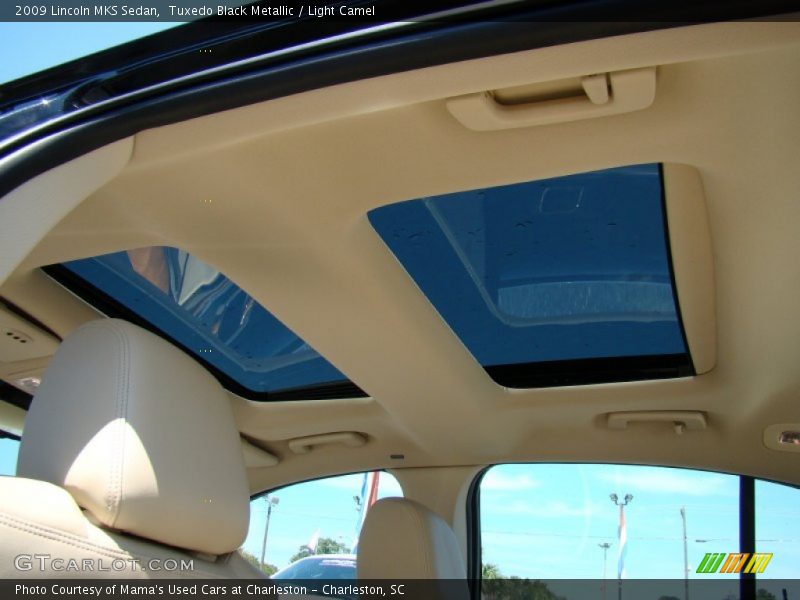 Tuxedo Black Metallic / Light Camel 2009 Lincoln MKS Sedan