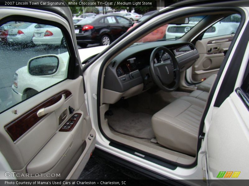White Chocolate Tri-Coat / Medium Light Stone 2007 Lincoln Town Car Signature
