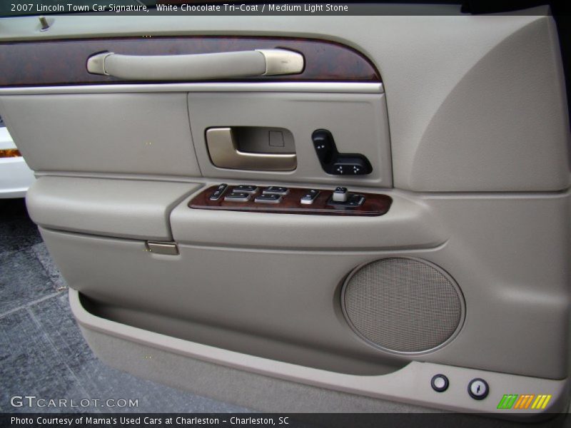 White Chocolate Tri-Coat / Medium Light Stone 2007 Lincoln Town Car Signature