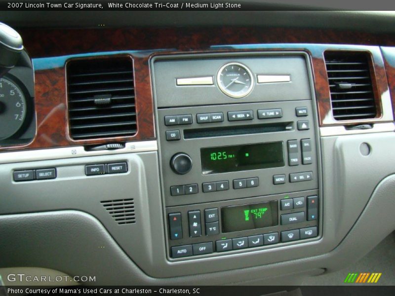 White Chocolate Tri-Coat / Medium Light Stone 2007 Lincoln Town Car Signature