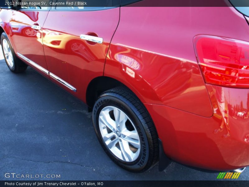 Cayenne Red / Black 2012 Nissan Rogue SV