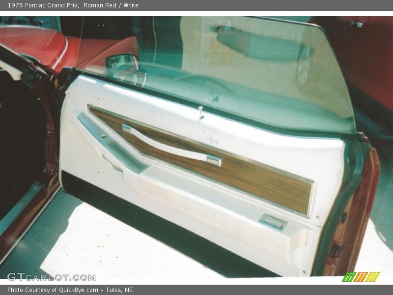Roman Red / White 1976 Pontiac Grand Prix