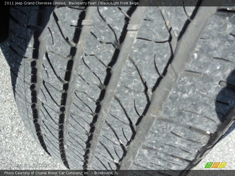 Blackberry Pearl / Black/Light Frost Beige 2011 Jeep Grand Cherokee Limited