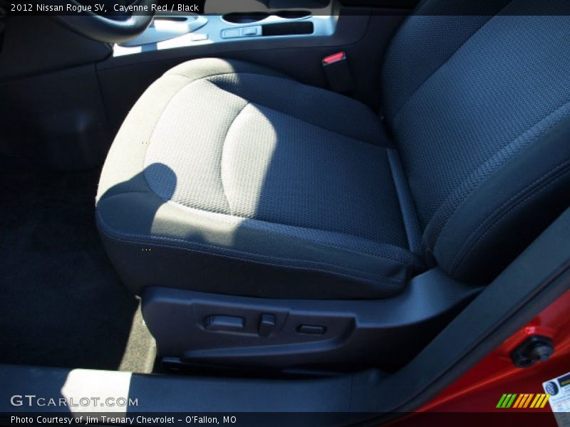 Cayenne Red / Black 2012 Nissan Rogue SV