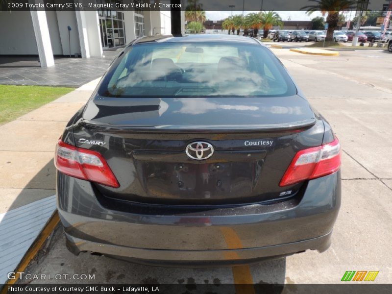 Magnetic Gray Metallic / Charcoal 2009 Toyota Camry SE V6