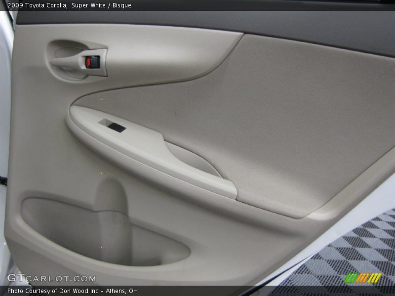 Super White / Bisque 2009 Toyota Corolla