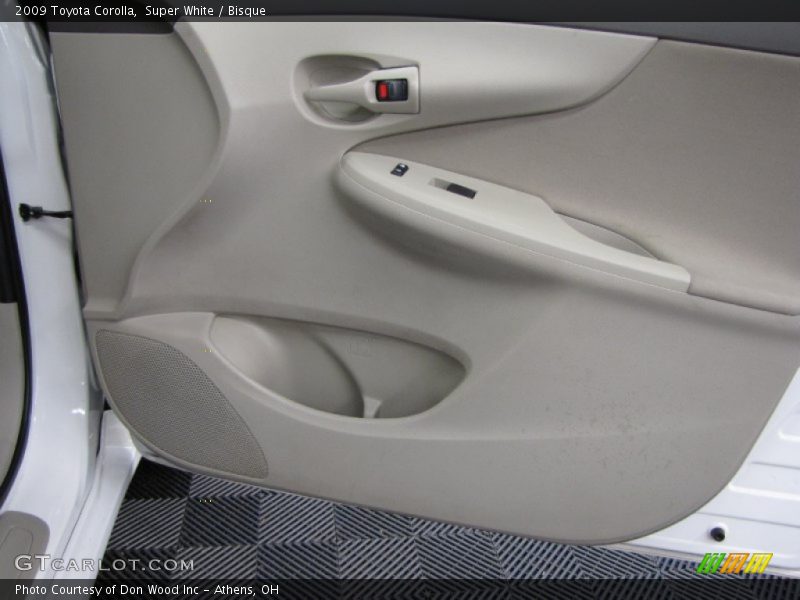 Super White / Bisque 2009 Toyota Corolla