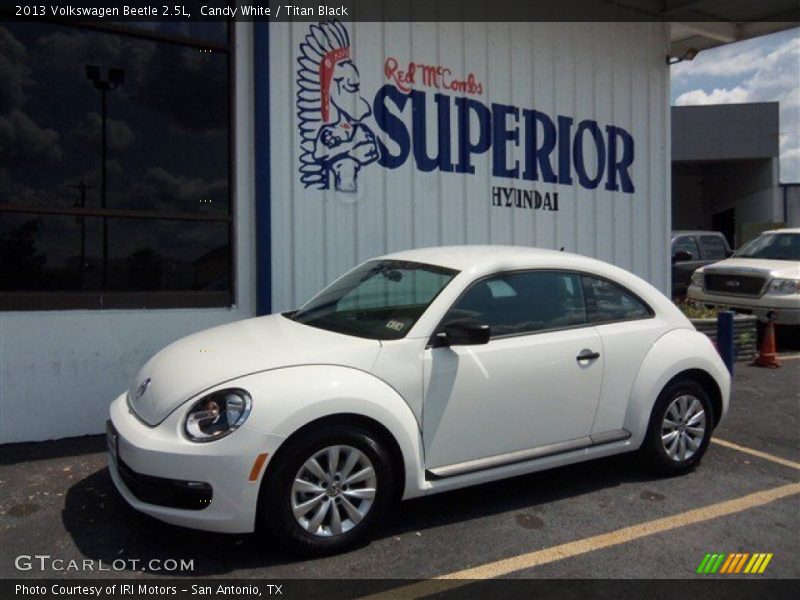 Candy White / Titan Black 2013 Volkswagen Beetle 2.5L