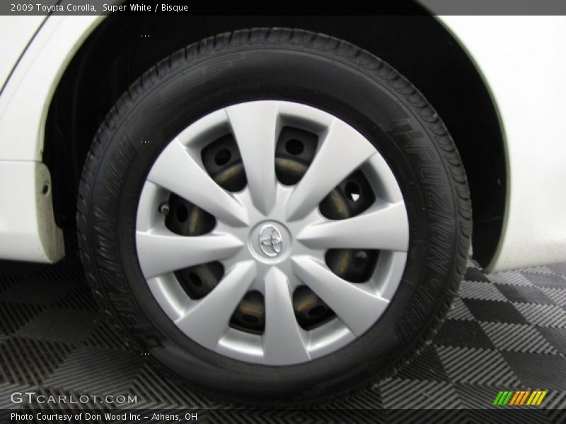 Super White / Bisque 2009 Toyota Corolla
