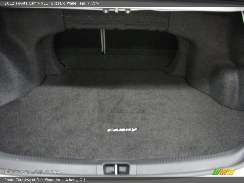Blizzard White Pearl / Ivory 2012 Toyota Camry XLE