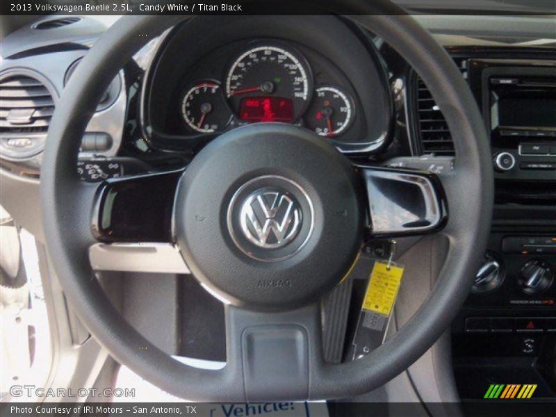 Candy White / Titan Black 2013 Volkswagen Beetle 2.5L