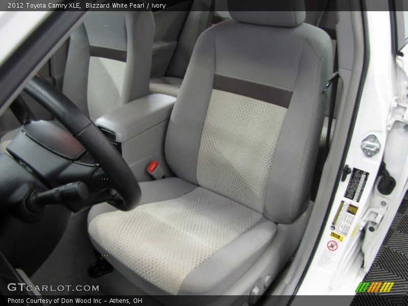 Blizzard White Pearl / Ivory 2012 Toyota Camry XLE