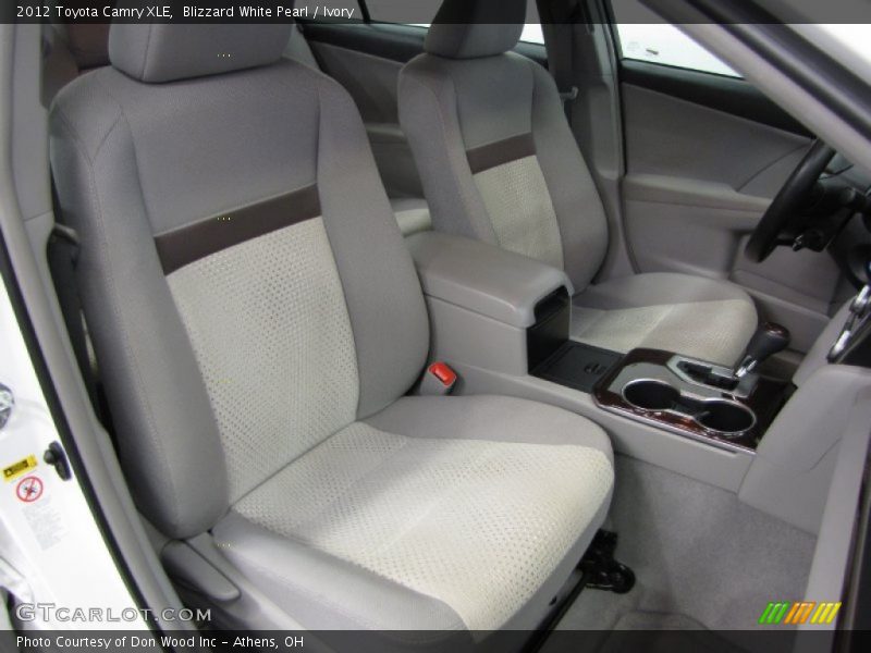 Blizzard White Pearl / Ivory 2012 Toyota Camry XLE