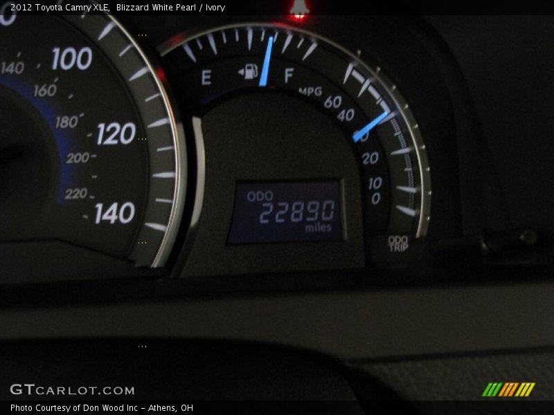 Blizzard White Pearl / Ivory 2012 Toyota Camry XLE