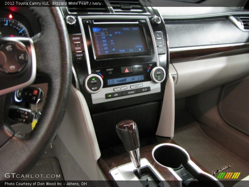 Blizzard White Pearl / Ivory 2012 Toyota Camry XLE