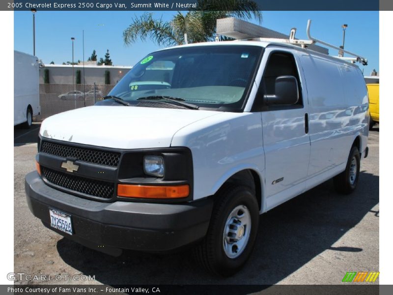 Summit White / Neutral 2005 Chevrolet Express 2500 Cargo Van