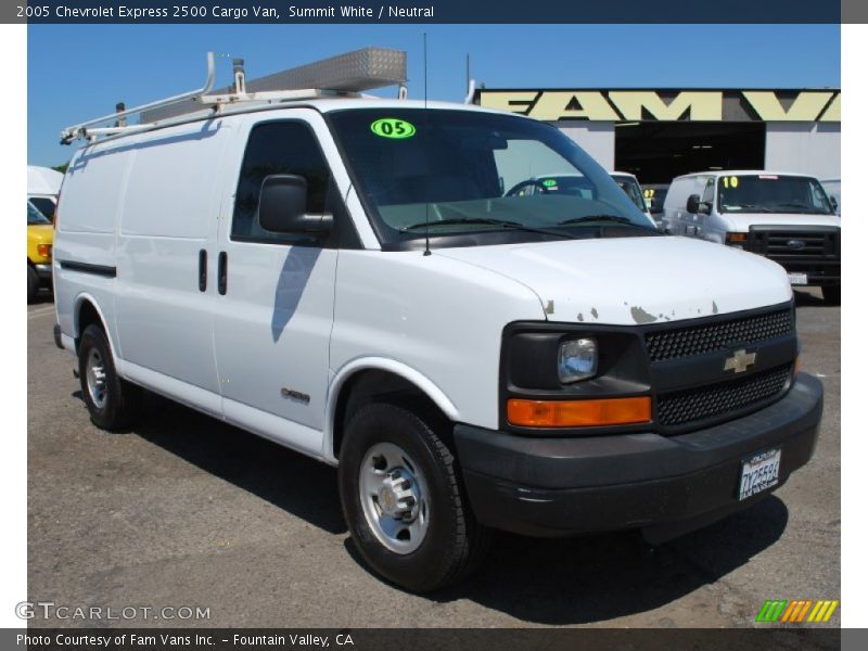 Summit White / Neutral 2005 Chevrolet Express 2500 Cargo Van