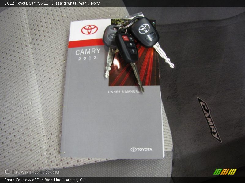 Blizzard White Pearl / Ivory 2012 Toyota Camry XLE