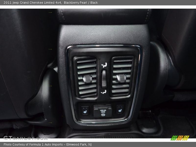 Blackberry Pearl / Black 2011 Jeep Grand Cherokee Limited 4x4