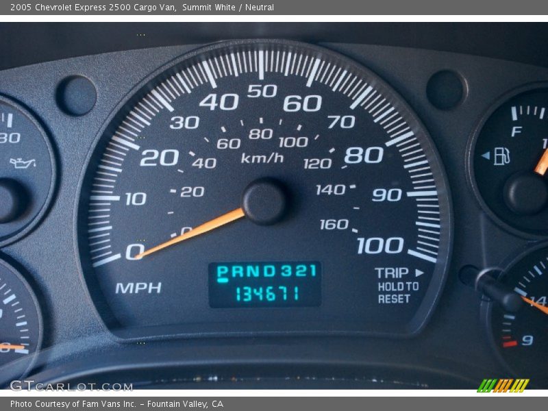 Summit White / Neutral 2005 Chevrolet Express 2500 Cargo Van