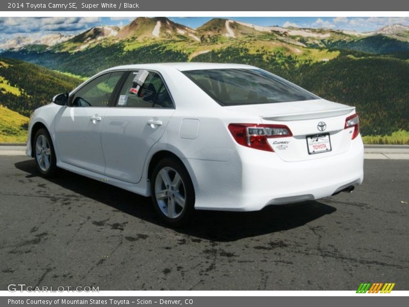 Super White / Black 2014 Toyota Camry SE