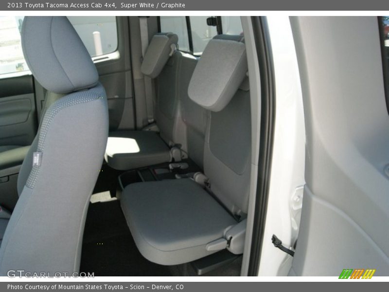 Super White / Graphite 2013 Toyota Tacoma Access Cab 4x4