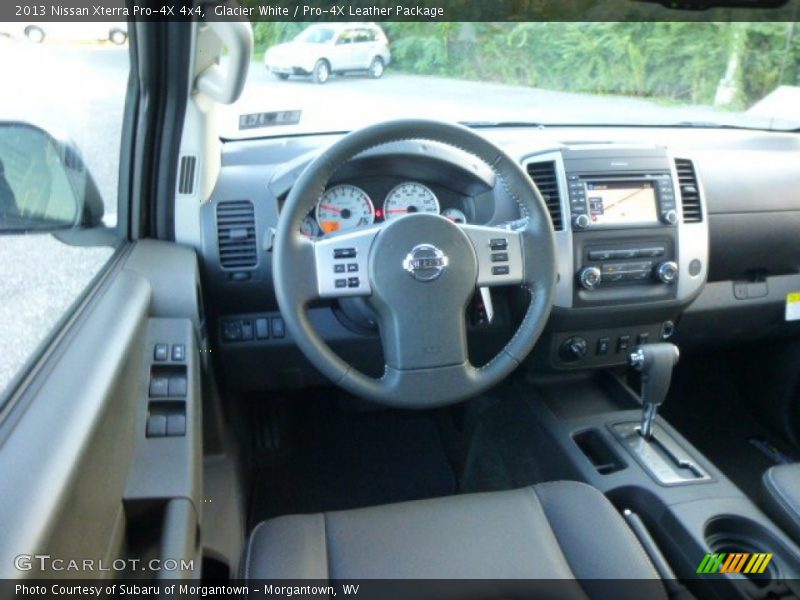 Glacier White / Pro-4X Leather Package 2013 Nissan Xterra Pro-4X 4x4