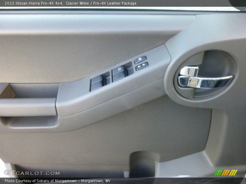 Glacier White / Pro-4X Leather Package 2013 Nissan Xterra Pro-4X 4x4