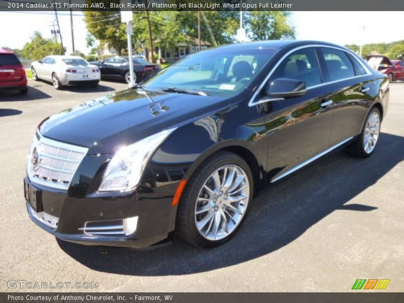 Front 3/4 View of 2014 XTS Platinum AWD