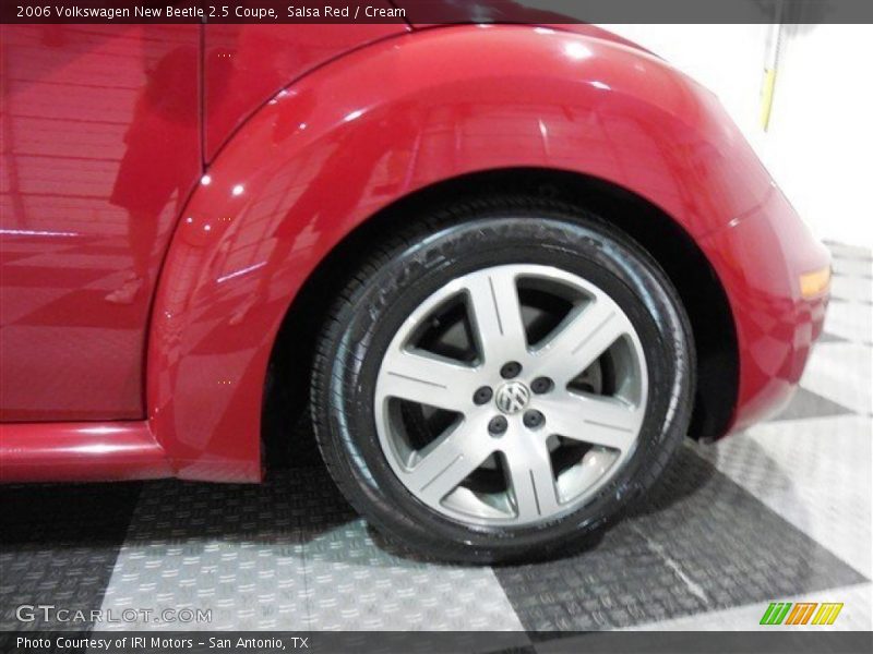 Salsa Red / Cream 2006 Volkswagen New Beetle 2.5 Coupe