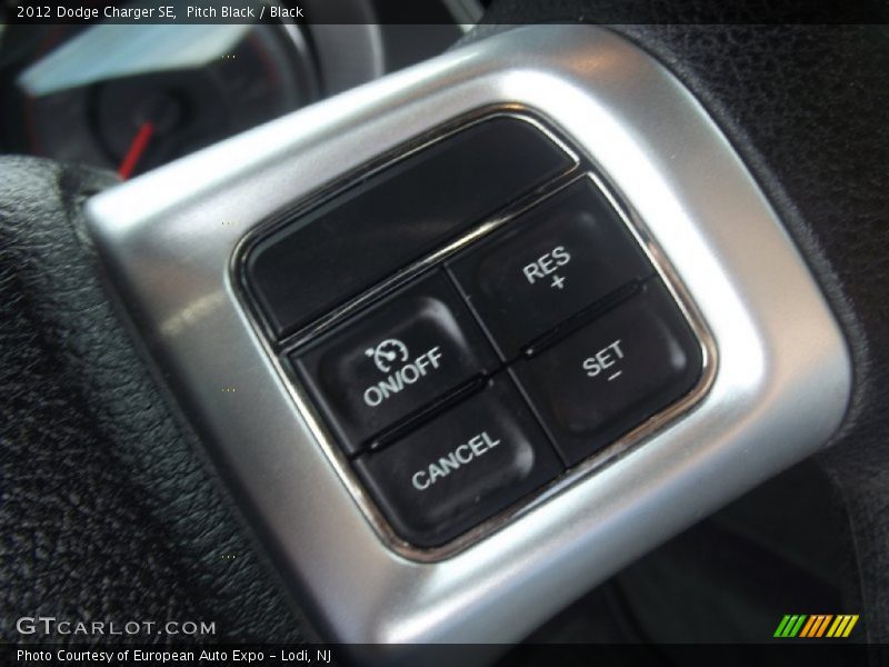 Pitch Black / Black 2012 Dodge Charger SE