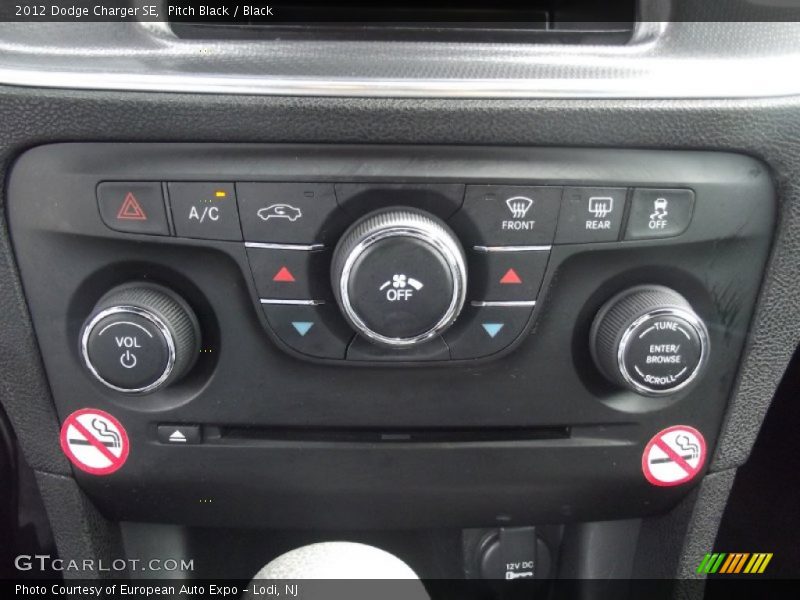 Pitch Black / Black 2012 Dodge Charger SE