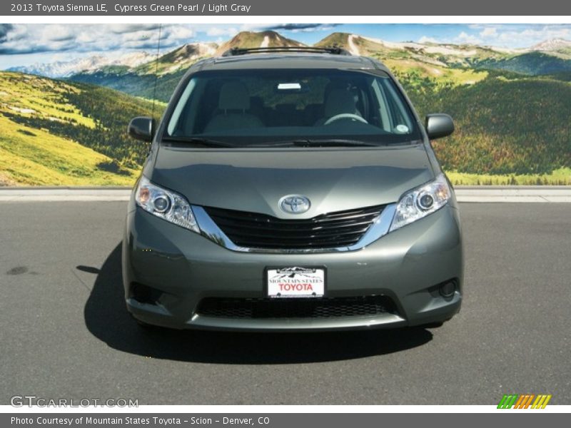 Cypress Green Pearl / Light Gray 2013 Toyota Sienna LE