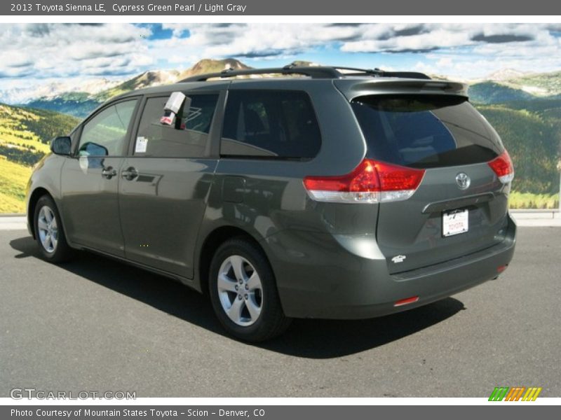 Cypress Green Pearl / Light Gray 2013 Toyota Sienna LE