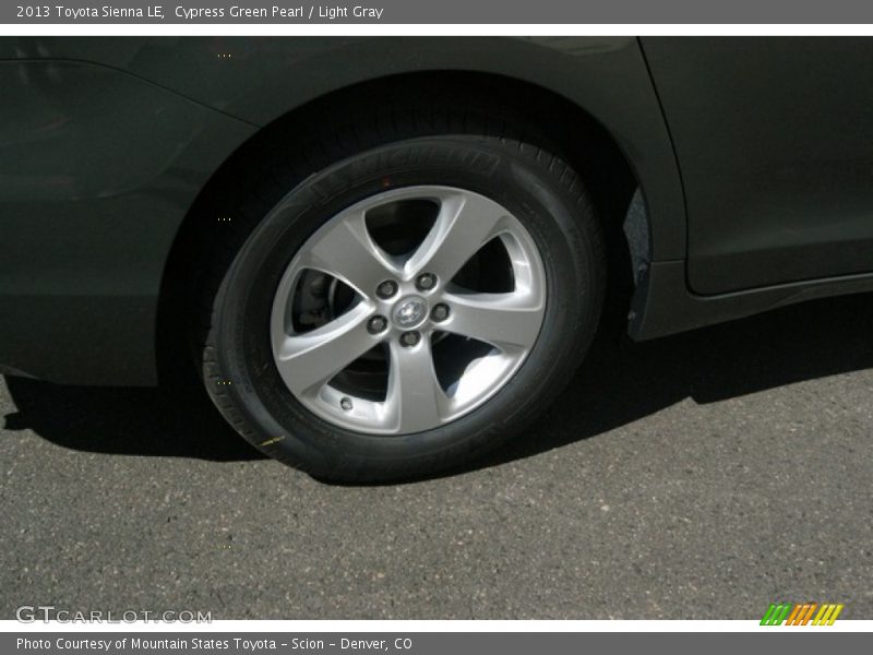 Cypress Green Pearl / Light Gray 2013 Toyota Sienna LE