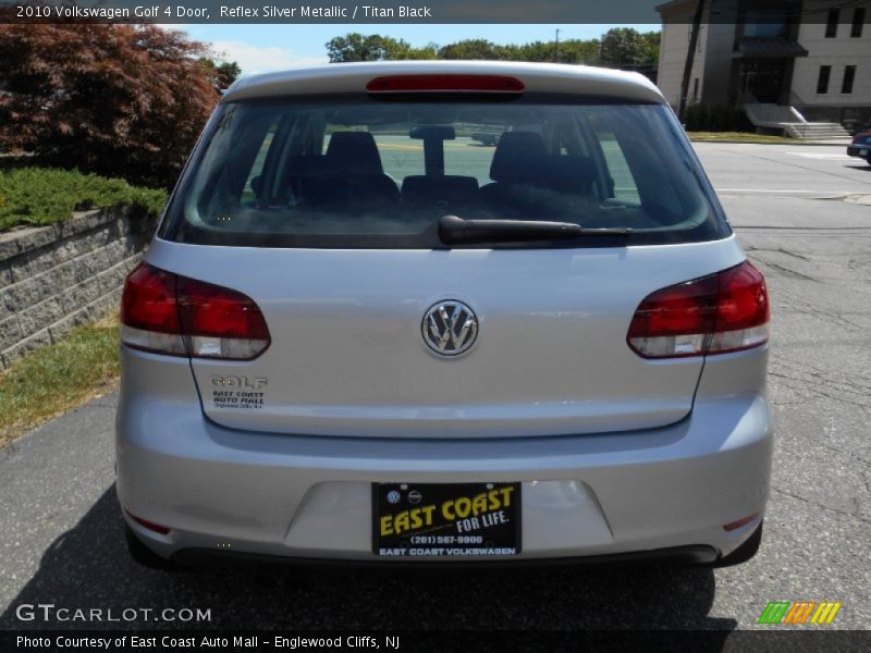 Reflex Silver Metallic / Titan Black 2010 Volkswagen Golf 4 Door