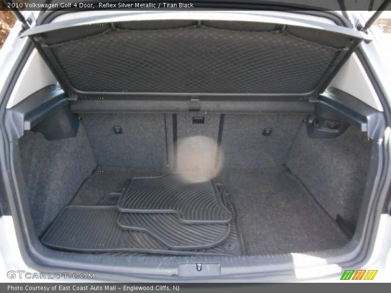 Reflex Silver Metallic / Titan Black 2010 Volkswagen Golf 4 Door
