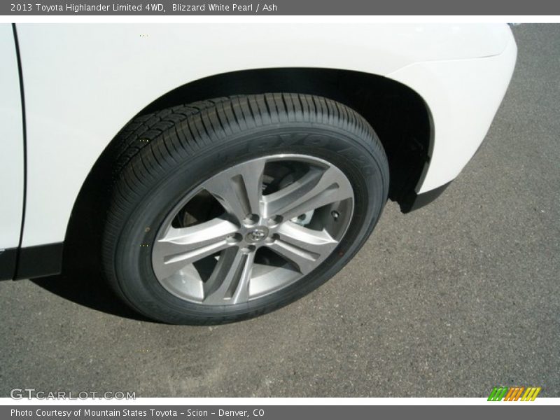 Blizzard White Pearl / Ash 2013 Toyota Highlander Limited 4WD