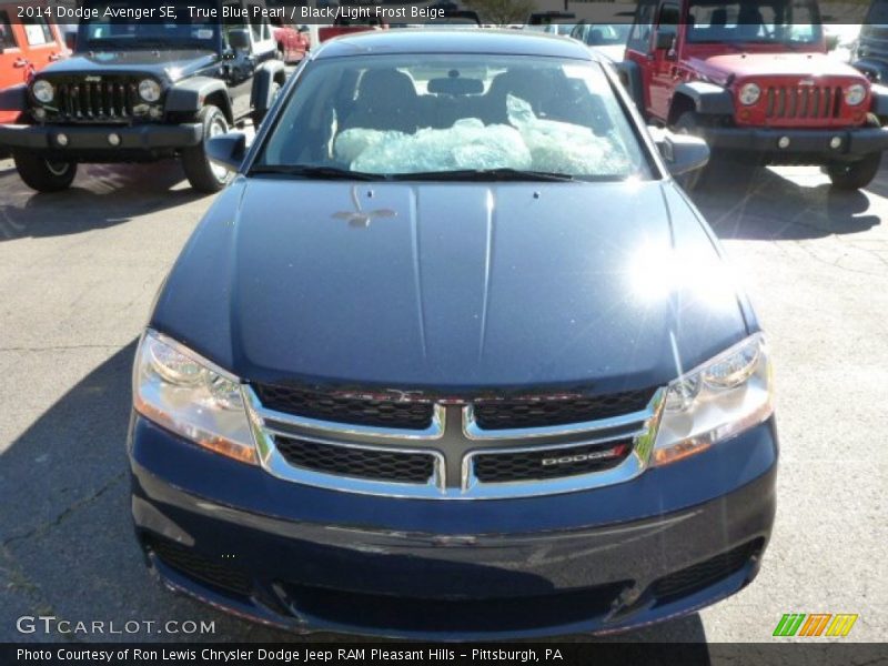 True Blue Pearl / Black/Light Frost Beige 2014 Dodge Avenger SE