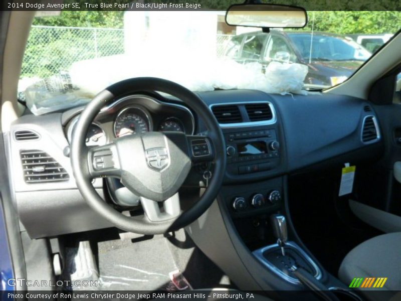True Blue Pearl / Black/Light Frost Beige 2014 Dodge Avenger SE