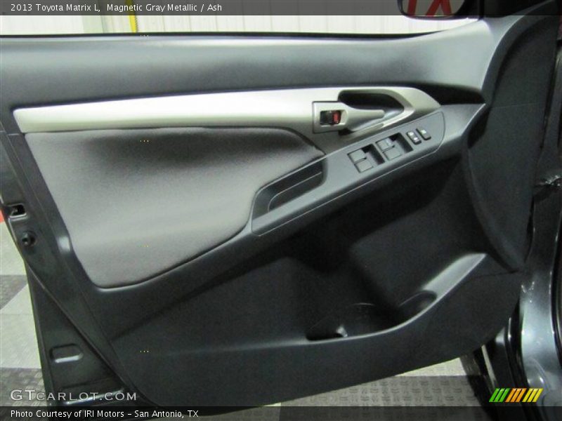 Magnetic Gray Metallic / Ash 2013 Toyota Matrix L