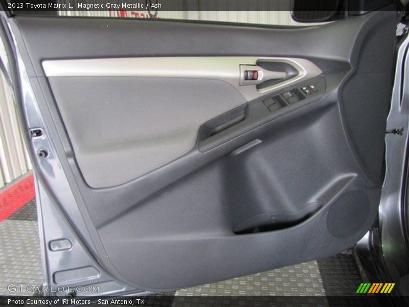 Magnetic Gray Metallic / Ash 2013 Toyota Matrix L