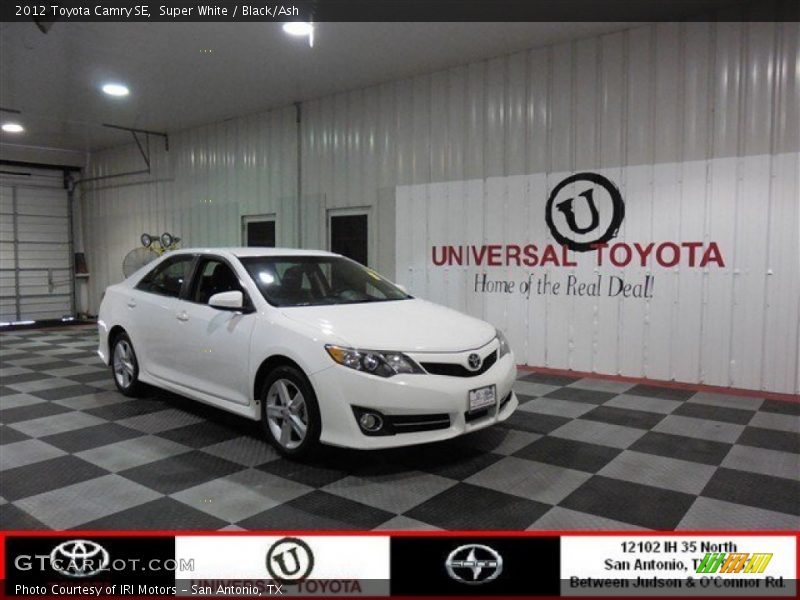 Super White / Black/Ash 2012 Toyota Camry SE