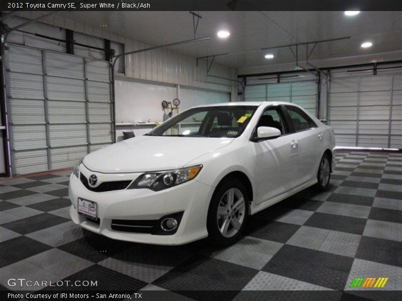 Super White / Black/Ash 2012 Toyota Camry SE